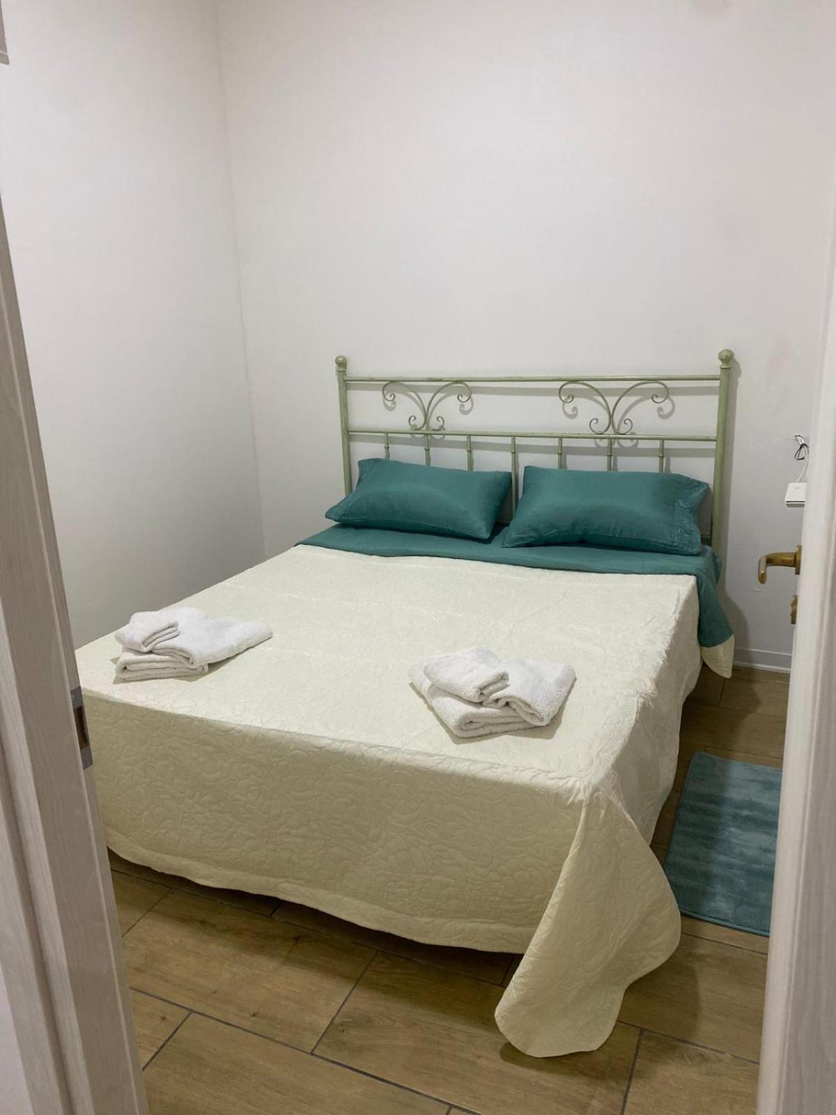 Home Rebecca Napoli Eksteriør bilde