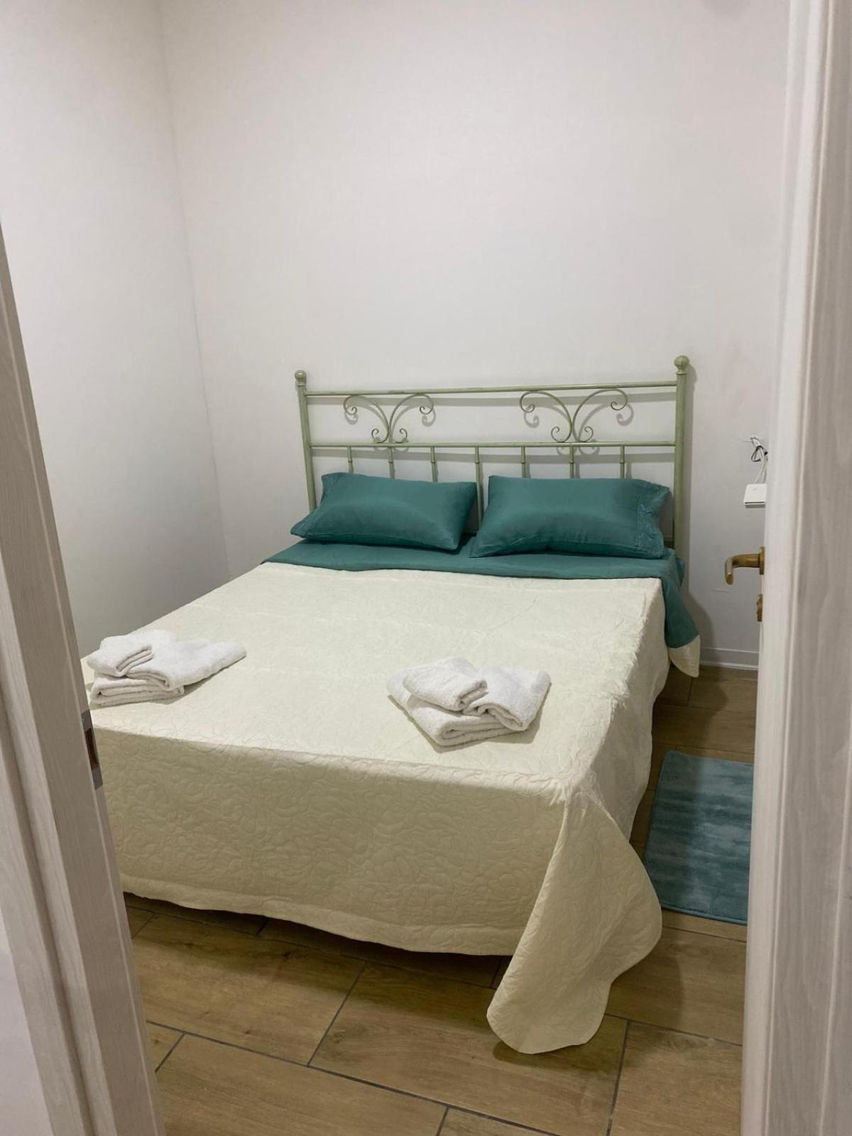 Home Rebecca Napoli Eksteriør bilde