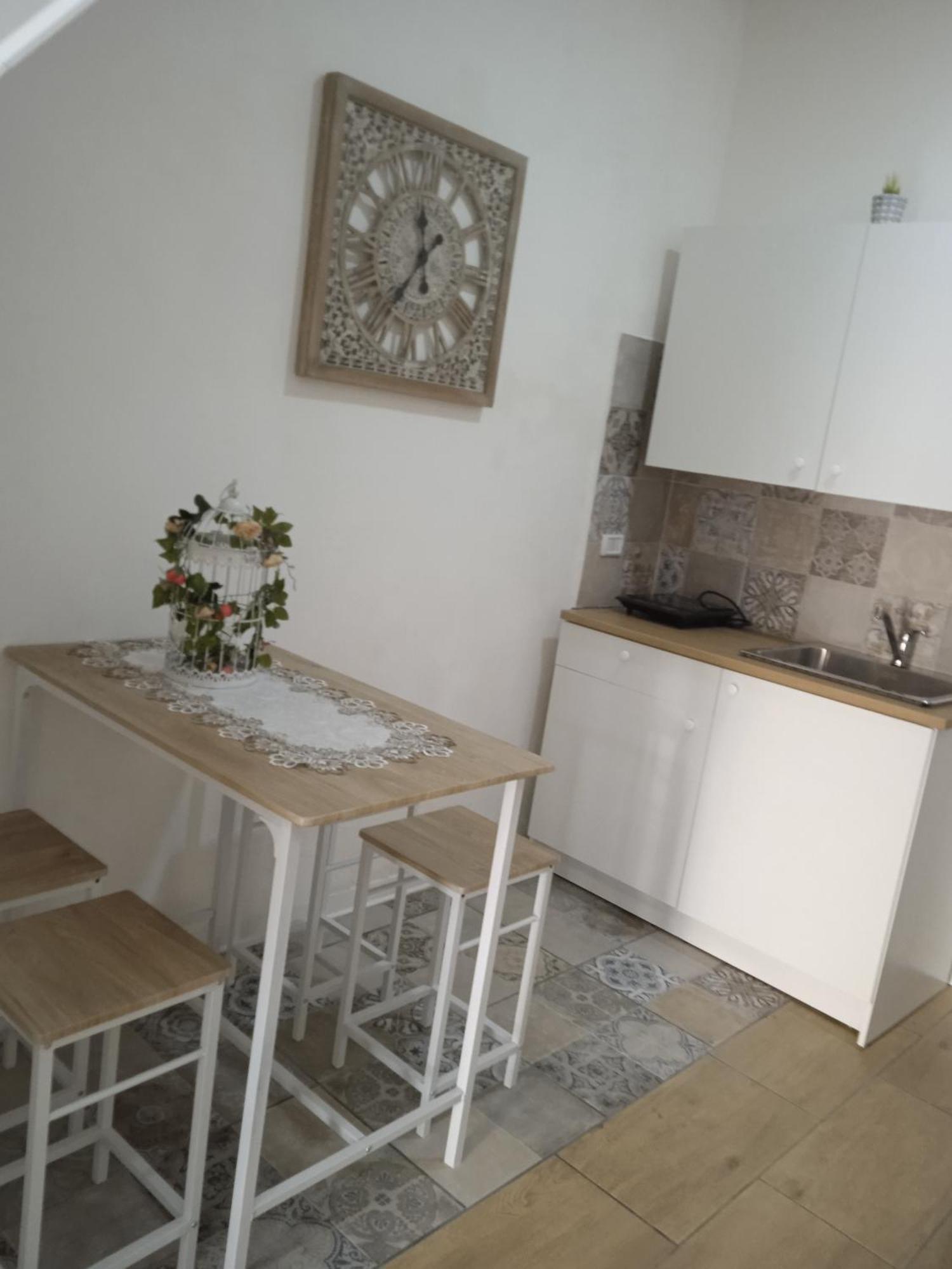 Home Rebecca Napoli Eksteriør bilde